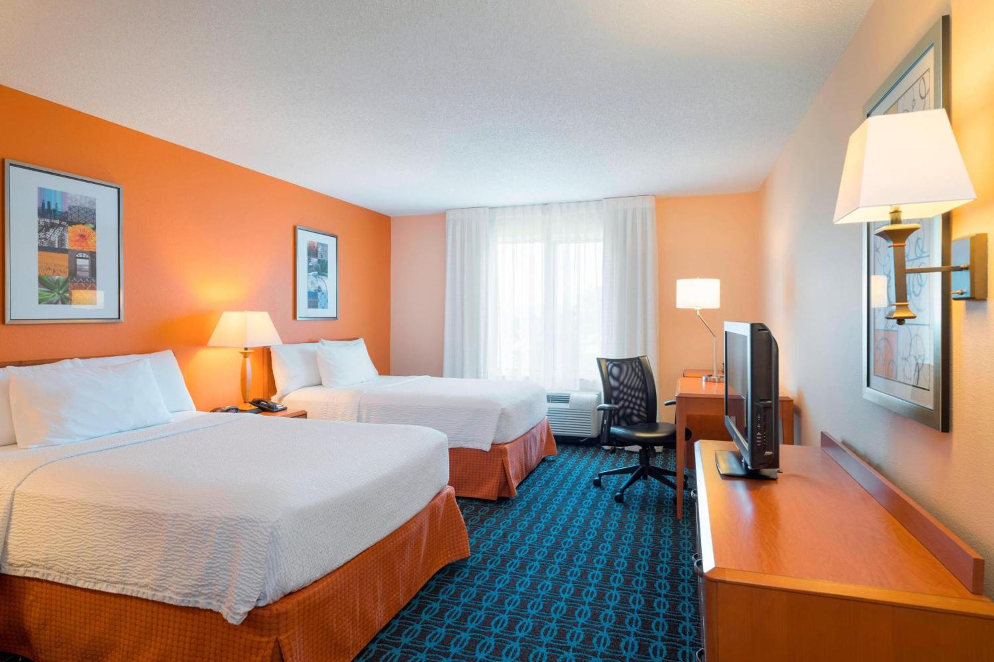 Fairfield Inn & Suites By Marriott State College Exterior photo